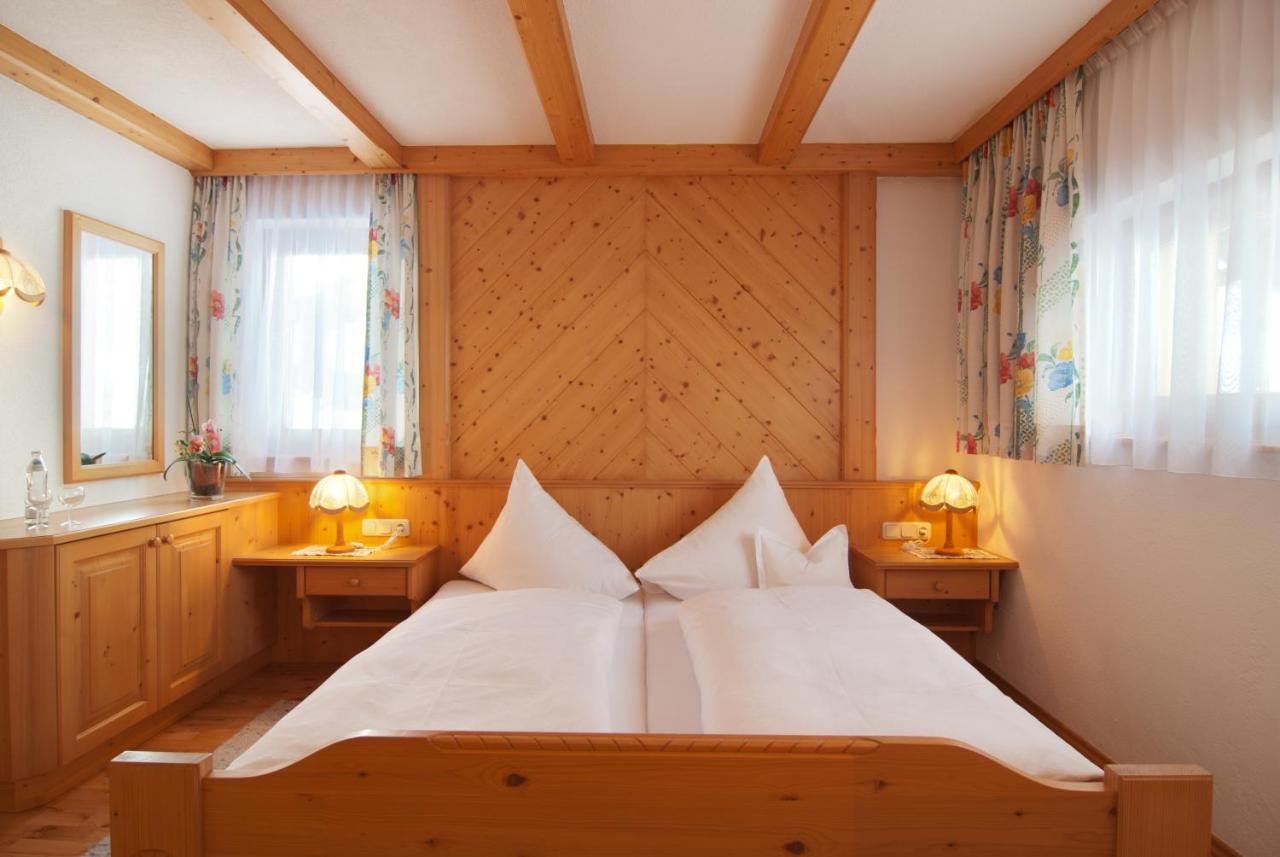 Gasthof Valluga St. Christoph am Arlberg Værelse billede